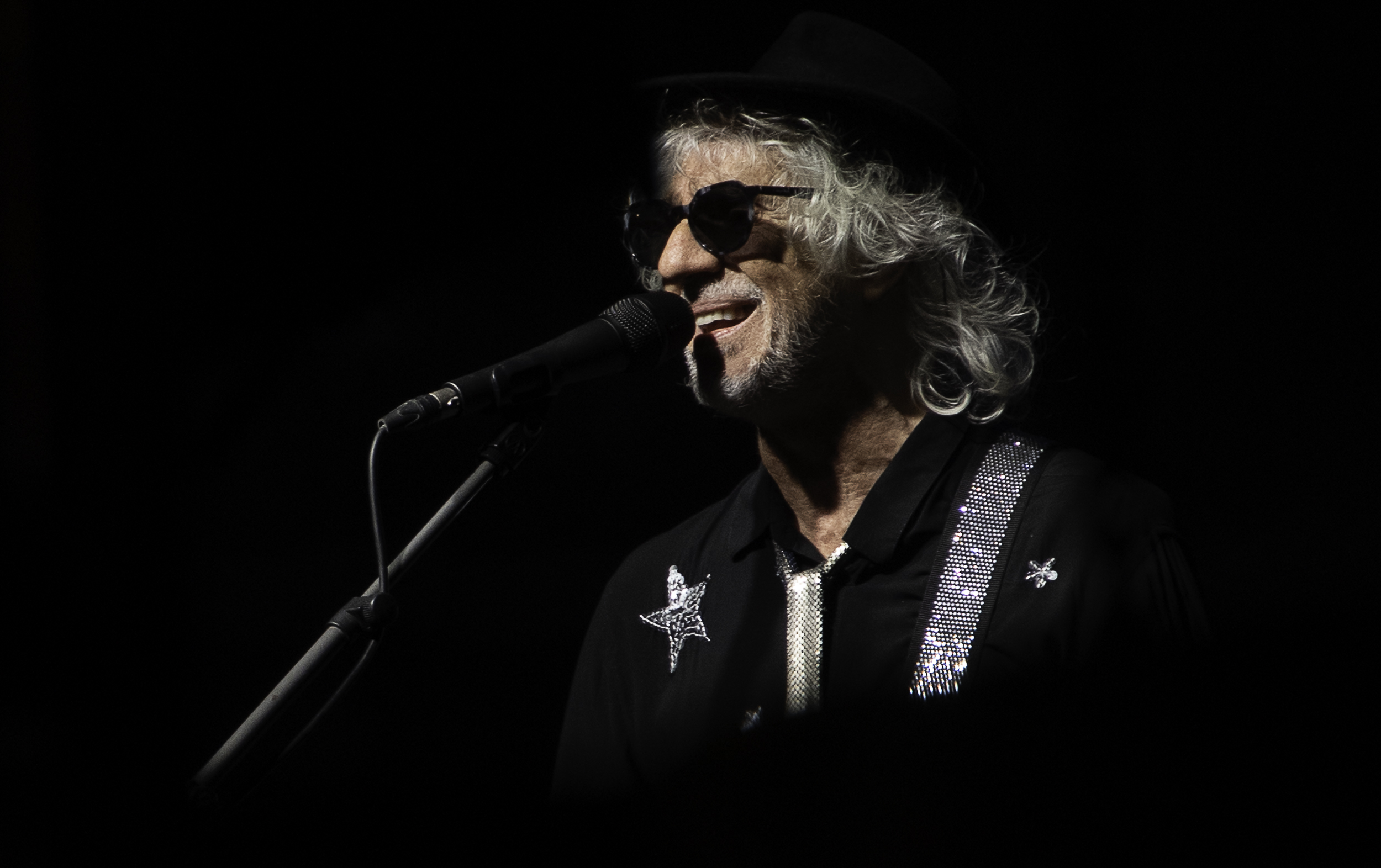 — france hyeres concerts 21 07 2026 louis bertignac